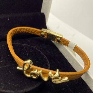 ‼️5/$20‼️ Faux leather love charm bracelet